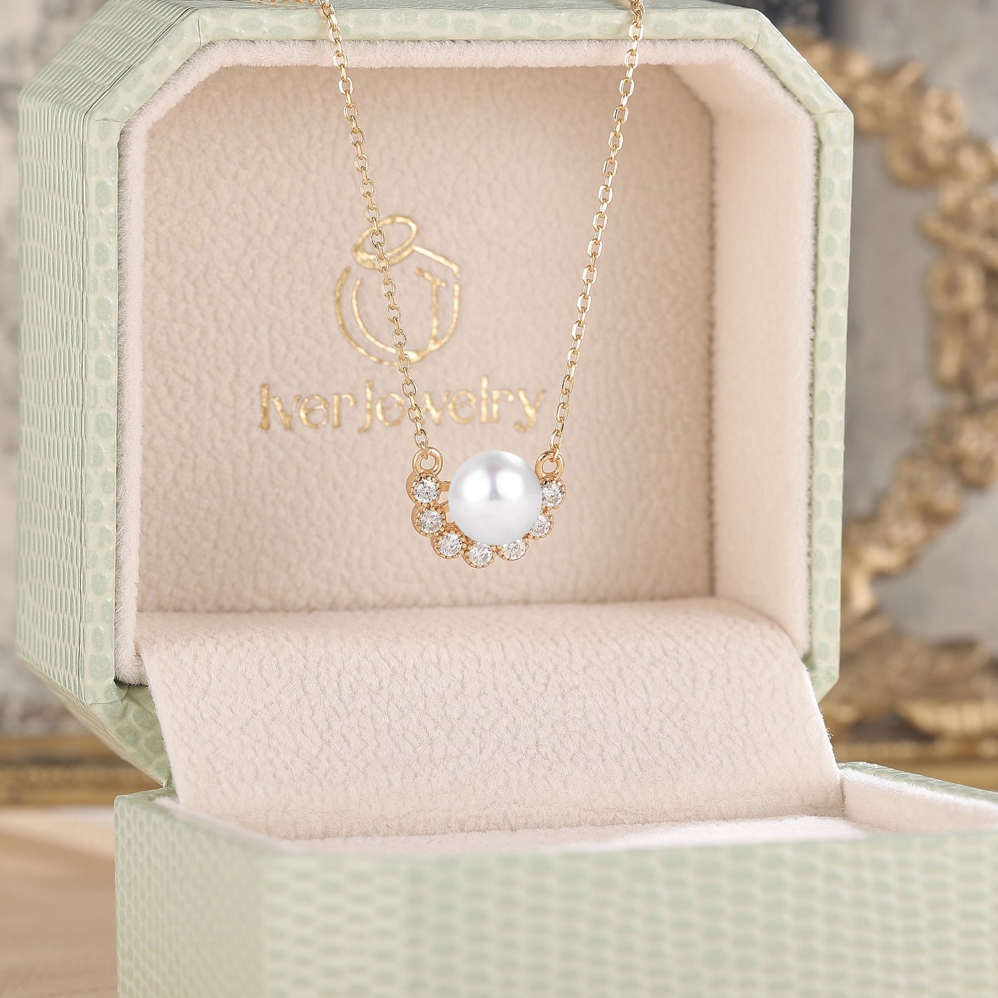 Crown 7.0-8.0 mm 16 inch Akoya Pearl Gold Necklace