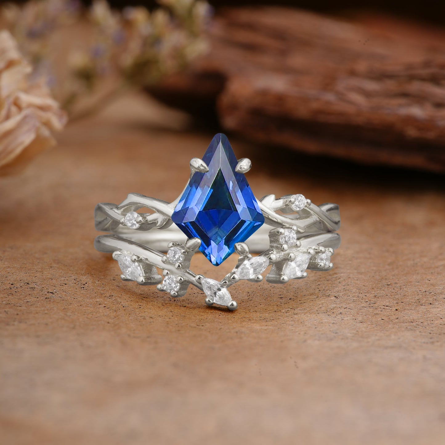 Fashion 4-Prong Kite-Cut Sapphire Bridal Ring Set