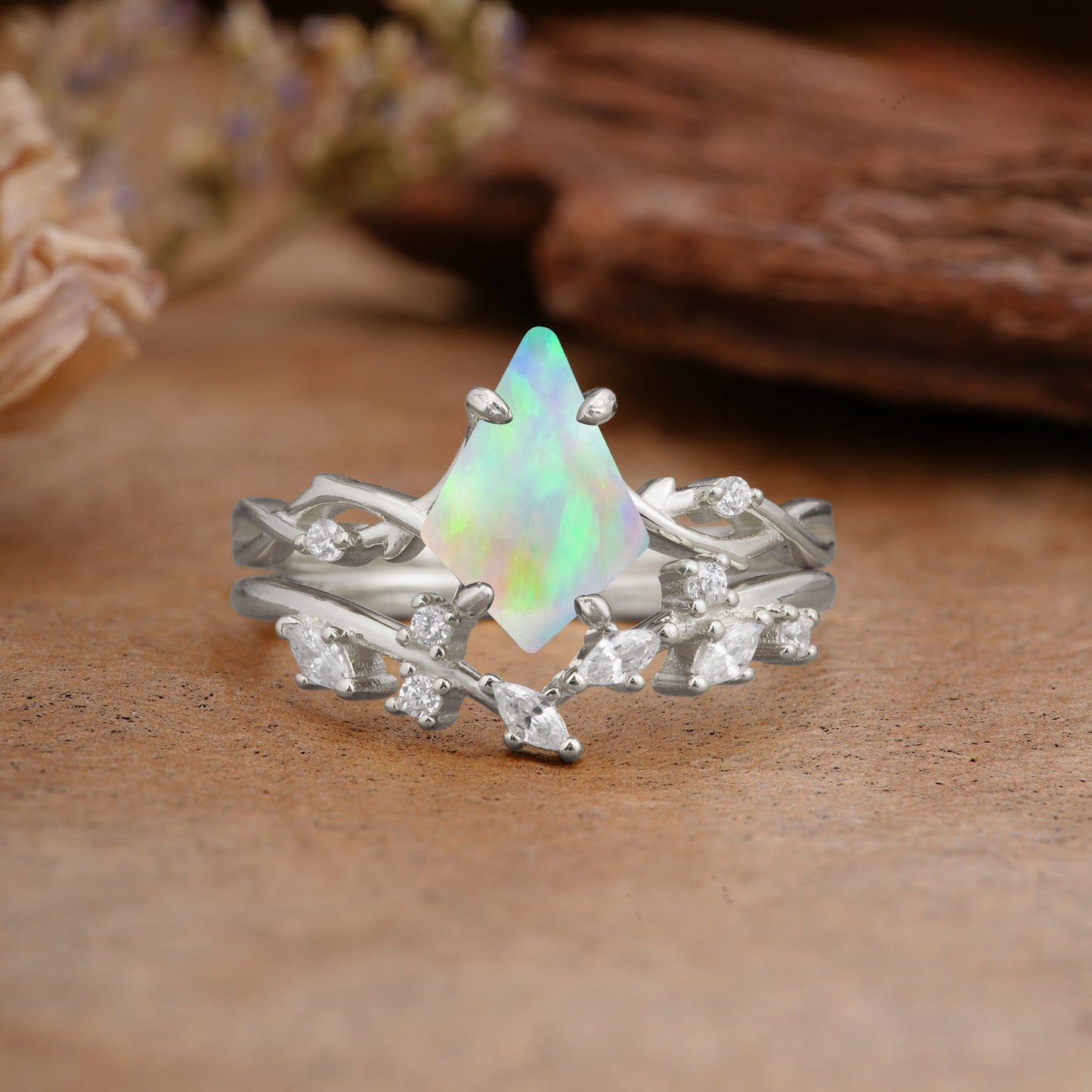 Fashion 4-Prong Kite-Cut Fire Opal Bridal Ring Set