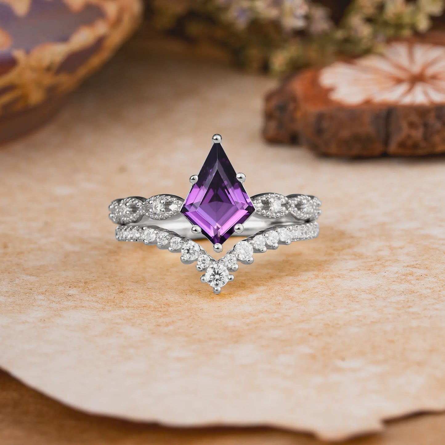 Luxury Vintage 6-Prong Kite-Cut Amethyst Engagement Ring Set
