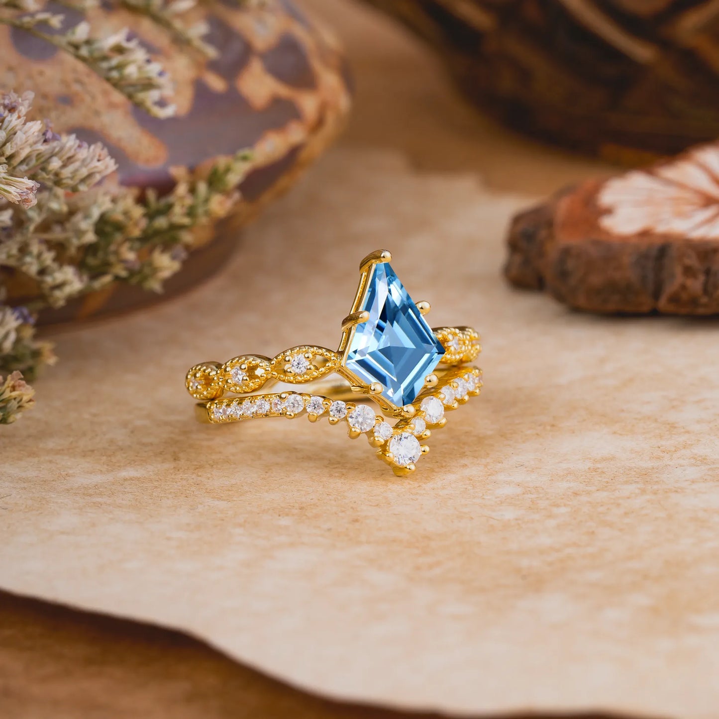 Luxury Vintage 6-Prong Kite-Cut Aquamarine Engagement Ring Set