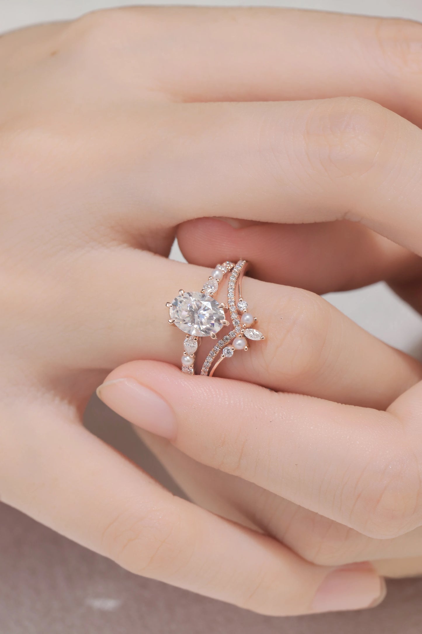 Unique Oval Moissanite Half Enternity Gemstone Ring Set 2pcs