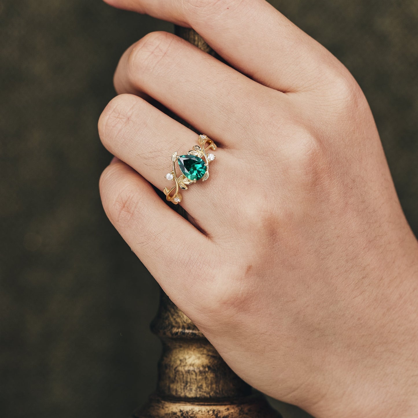 6x8mm Pear Cut Emerald Leaf Ring - Grace (925 Silver)