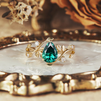 6x8mm Pear Cut Emerald Leaf Ring - Grace (925 Silver)