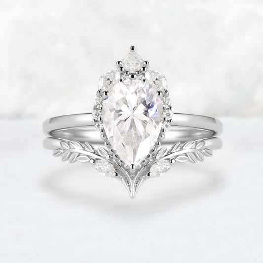 Charlotte Pear Cut Moissanite Gemstone Ring Set 2pcs