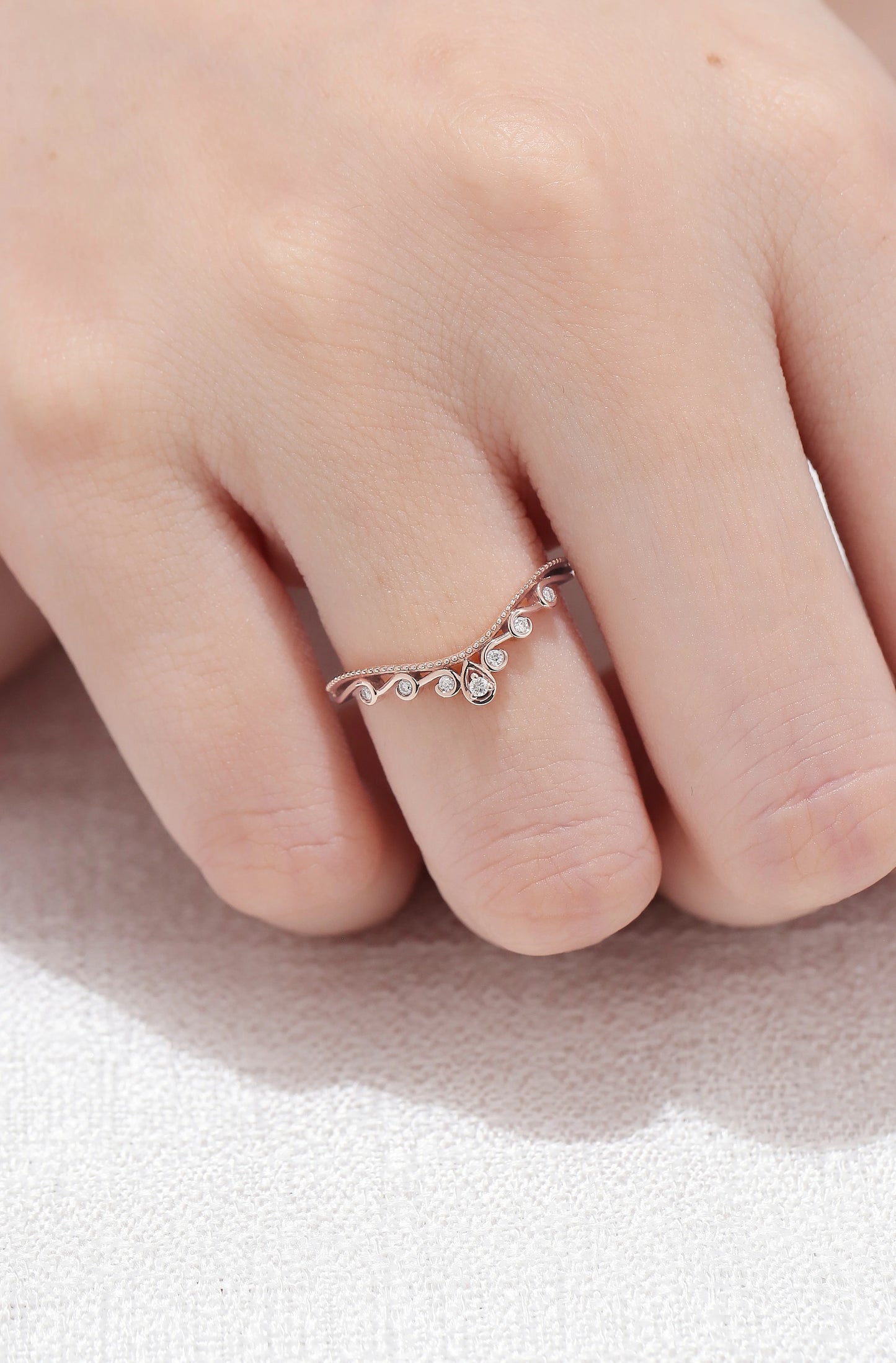 Curved Round Moissanite Vine Stacking Ring