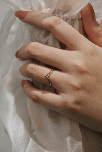 1.5mm Curved Moissanite Stackable Wedding Band