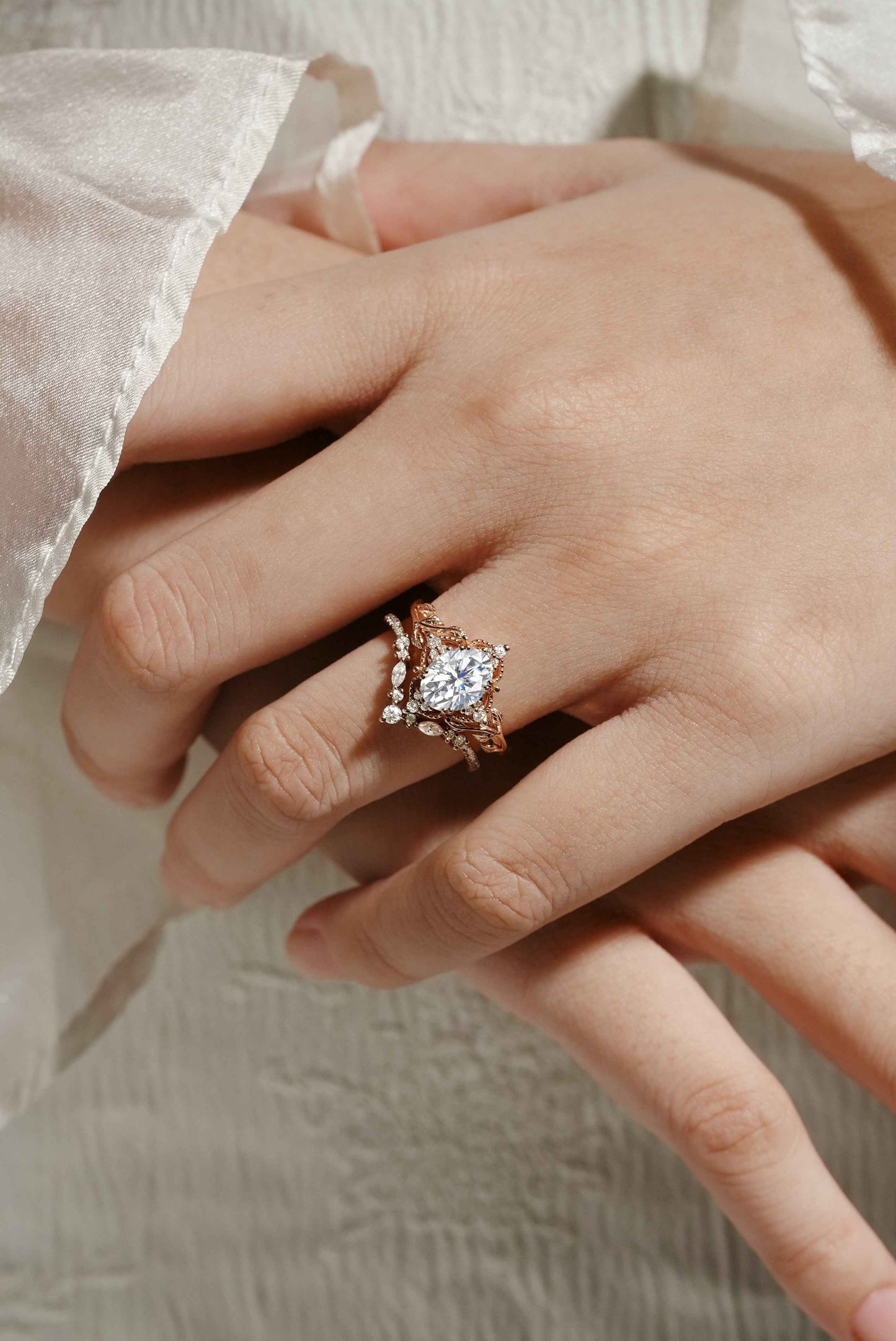 Oval Cut Moissanite Leaf Engagement Ring Bridal Set 2pcs