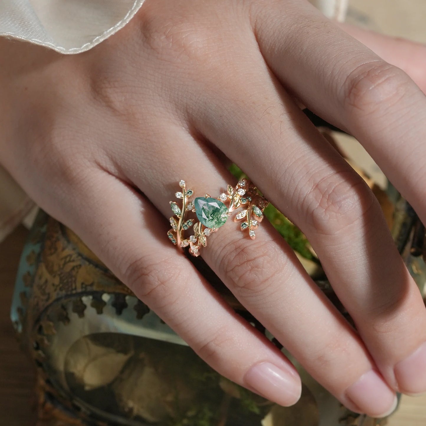 Pear Cut Moss Agate Cross Leaf Bridal Ring Set With Green Saphire Enhancer - Leah |  Aphrodite