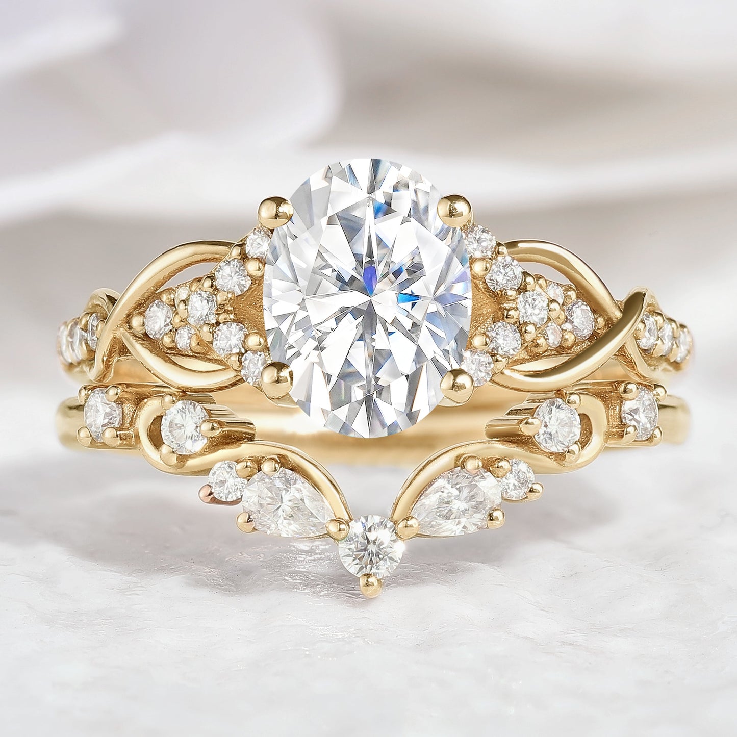 Oval Cut Moissanite Engagement Ring Curved Wedding Band 2pcs