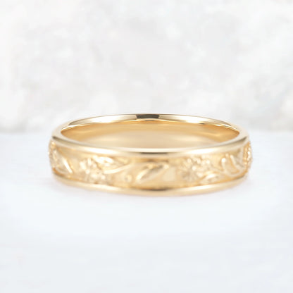 Mens 10K Yellow Gold Wedding Band with Hand-Engraved Flowers