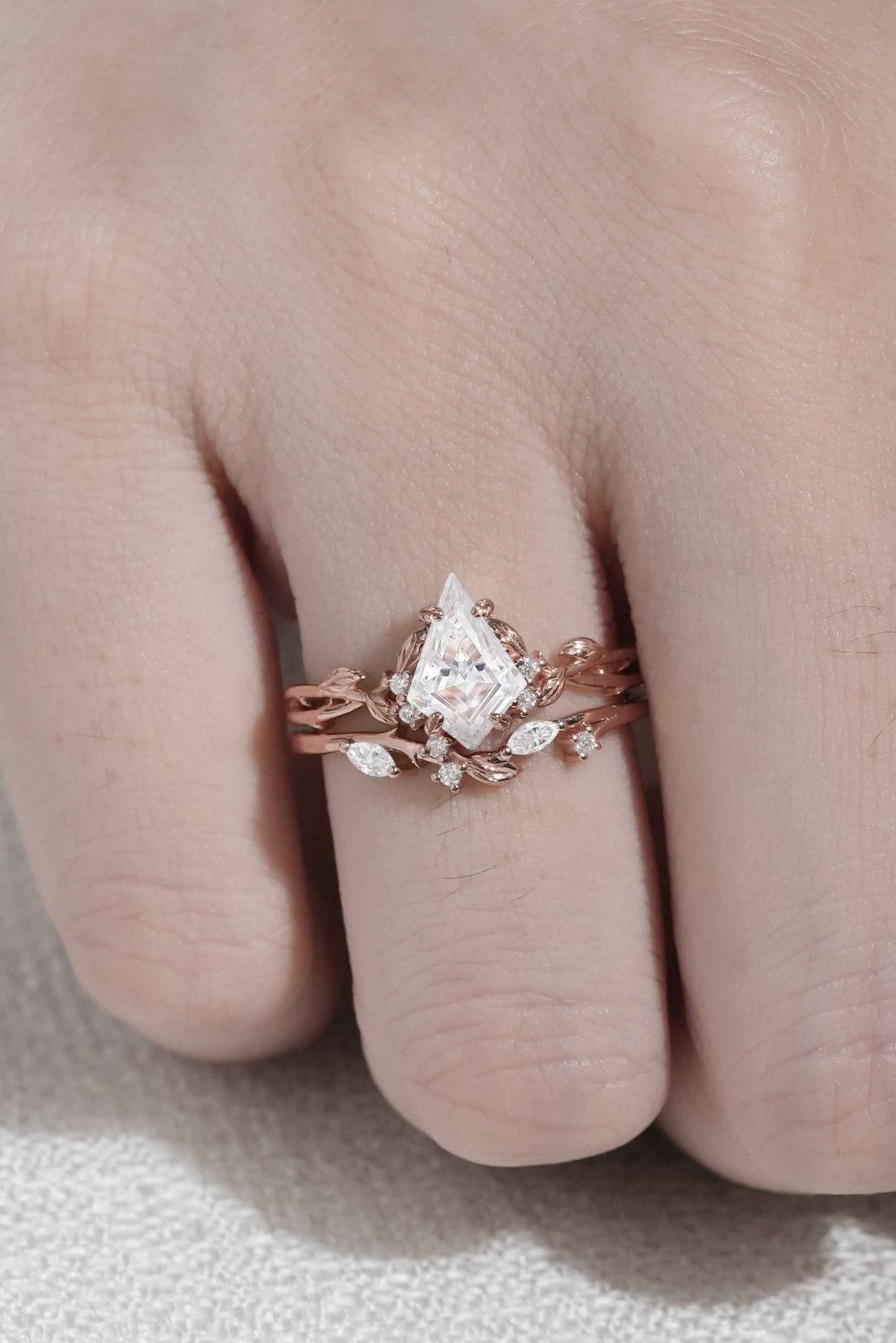 Nature Inspired Kite Cut Moissanite Leaf Gemstone Ring Set 2pcs