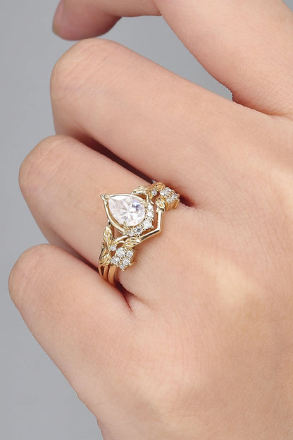 Nature Inspired Pear Cut Moissanite Leaves Gemstone Ring Set 2pcs