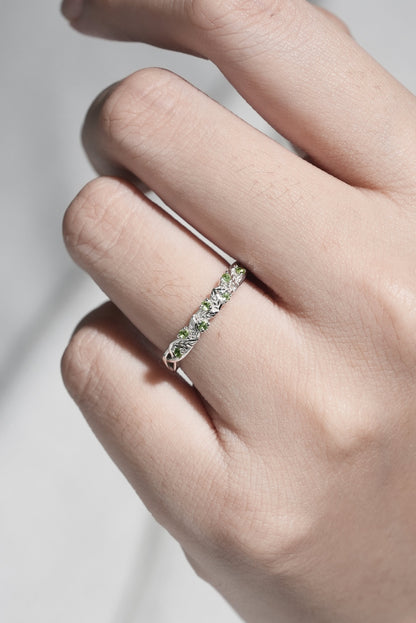 Nature Inspired Round Cut Peridot Willow Leaves Stacking Ring