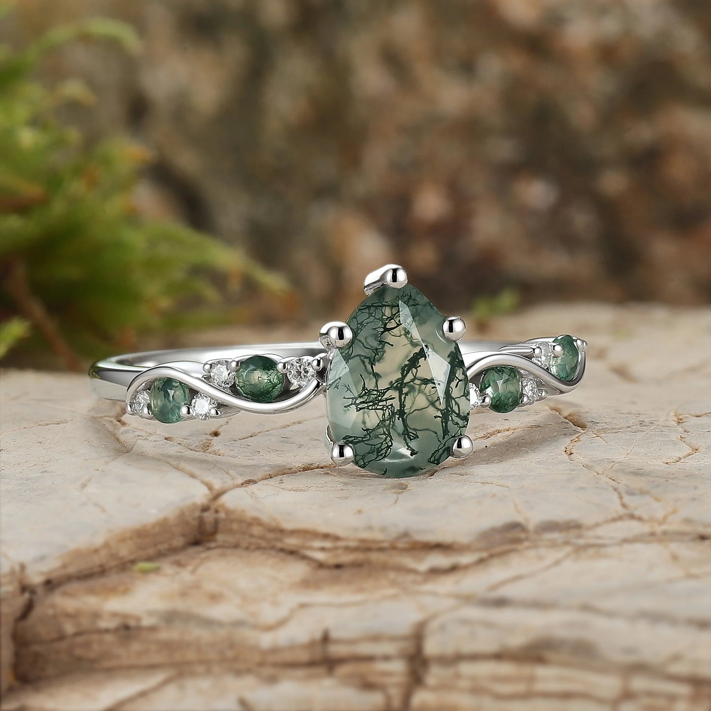 Nature Pear Shaped Moss Agate Vine Gemstone Ring