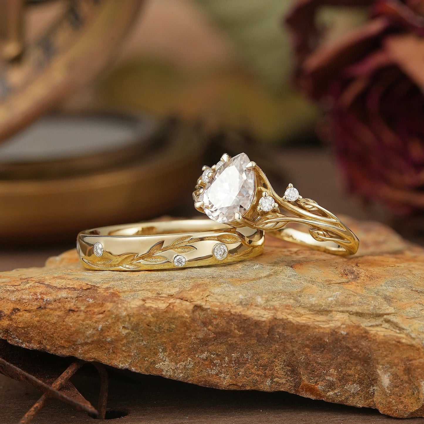 Pear Cut Moissanite Leaf Inspired Couple Ring Set - Ayla & Carlos