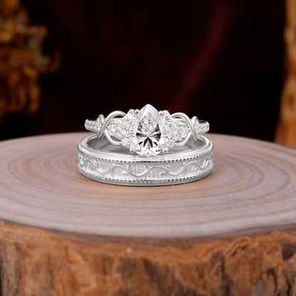 Luxurious Vintage 4-Prong Pear-Cut Lab Diamond Engagement Couple Rings