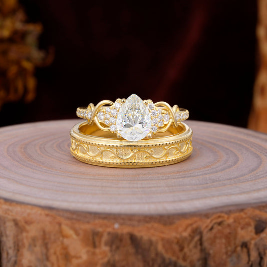 Luxurious Vintage 4-Prong Pear-Cut Moissanite Engagement Couple Rings