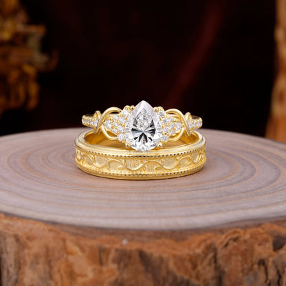 Luxurious Vintage 4-Prong Pear-Cut Lab Diamond Engagement Couple Rings