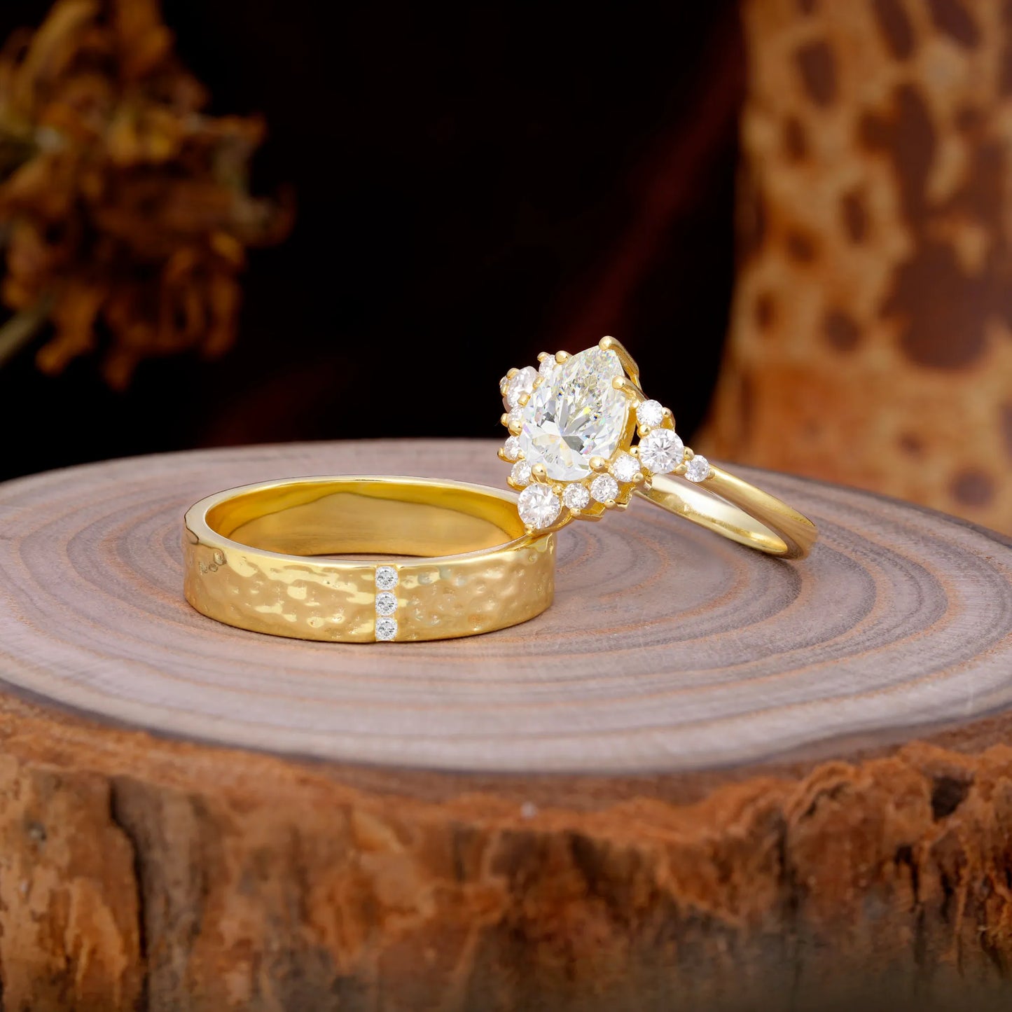 Luxurious 5-Prong Pear-Cut Moissanite Engagement Couple Rings