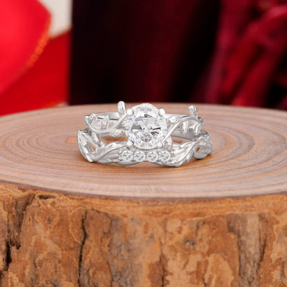 Nature-Inspired Leaf & Floral Round Cut Moissanite Couple Rings Set