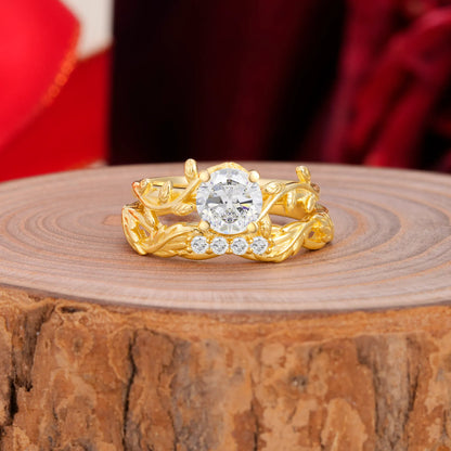 Nature-Inspired Leaf & Floral Round Cut Moissanite Couple Rings Set