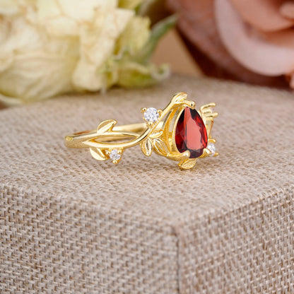 Branch-Inspired 3-Prong Pear-Cut Natural Garnet Engagement Ring