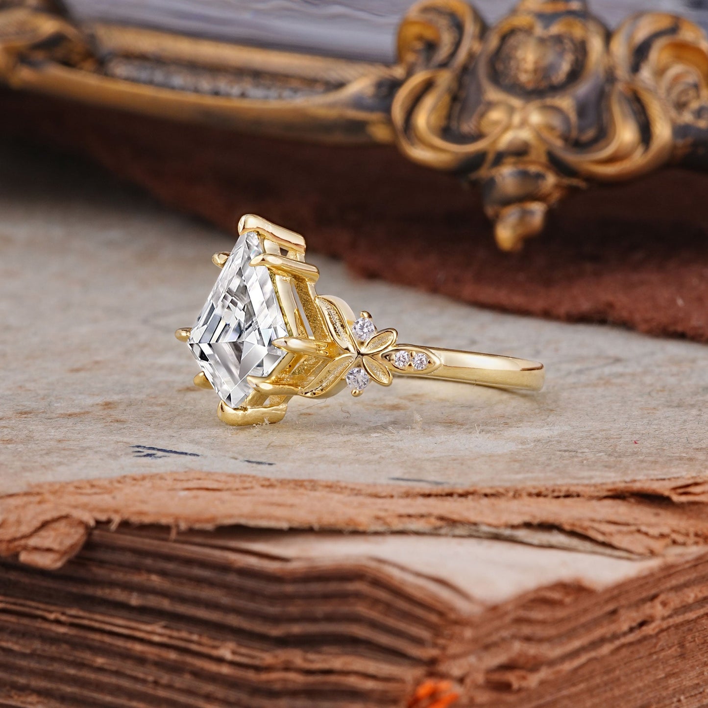 Luxury Nature-Inspired Kite-Cut Lab Diamond Engagement Ring