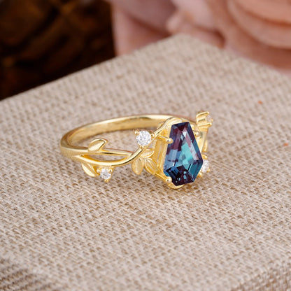 Nature Inspired 4 Prong Coffin-Cut Alexandrite Engagement Ring
