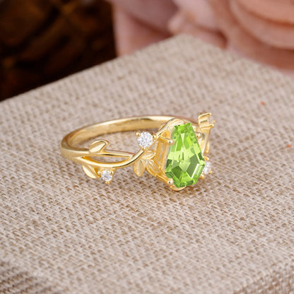Nature Inspired 4 Prong Coffin-Cut Peridot Engagement Ring