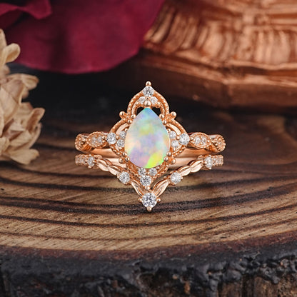 Luxury Vintage  Pear-Cut Opal Bridal Ring Set