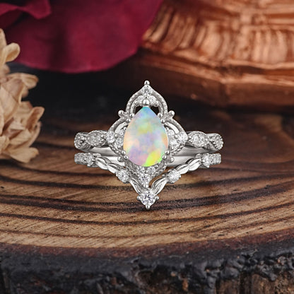 Luxury Vintage  Pear-Cut Opal Bridal Ring Set