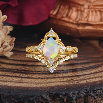 Luxury Vintage  Pear-Cut Opal Bridal Ring Set