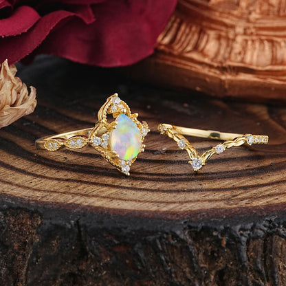 Luxury Vintage  Pear-Cut Opal Bridal Ring Set