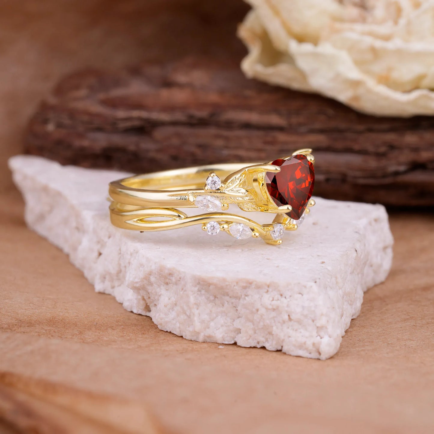 4-Prong Nature-Inspired Heart-Cut Natural Garnet Engagement Ring Set