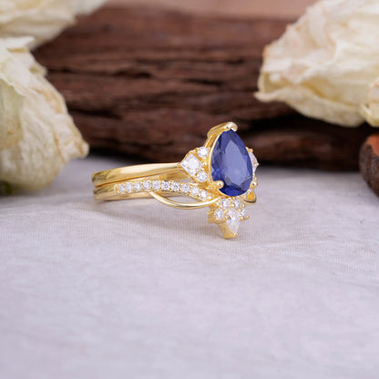 Fashion-Forward Luxury Pear-Cut Tanzanite Engagement Ring Set
