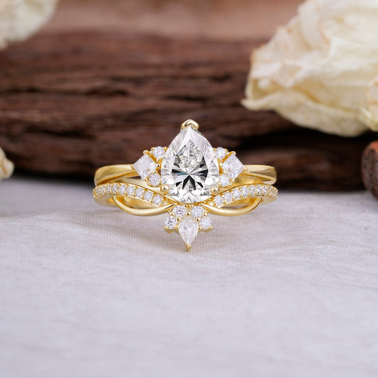 Fashion-Forward Luxury Pear-Cut Lab Diamond Bridal Ring Set