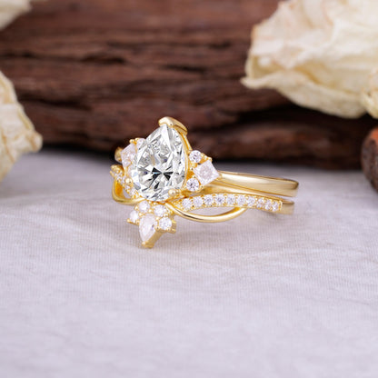 Fashion-Forward Luxury Pear-Cut Lab Diamond Bridal Ring Set