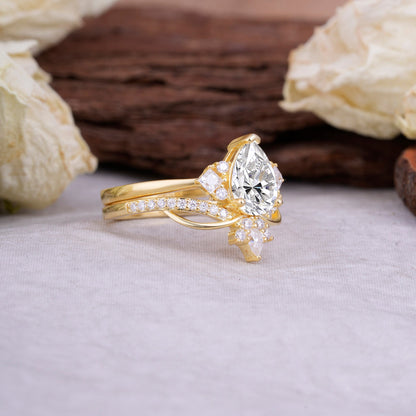 Fashion-Forward Luxury Pear-Cut Lab Diamond Bridal Ring Set