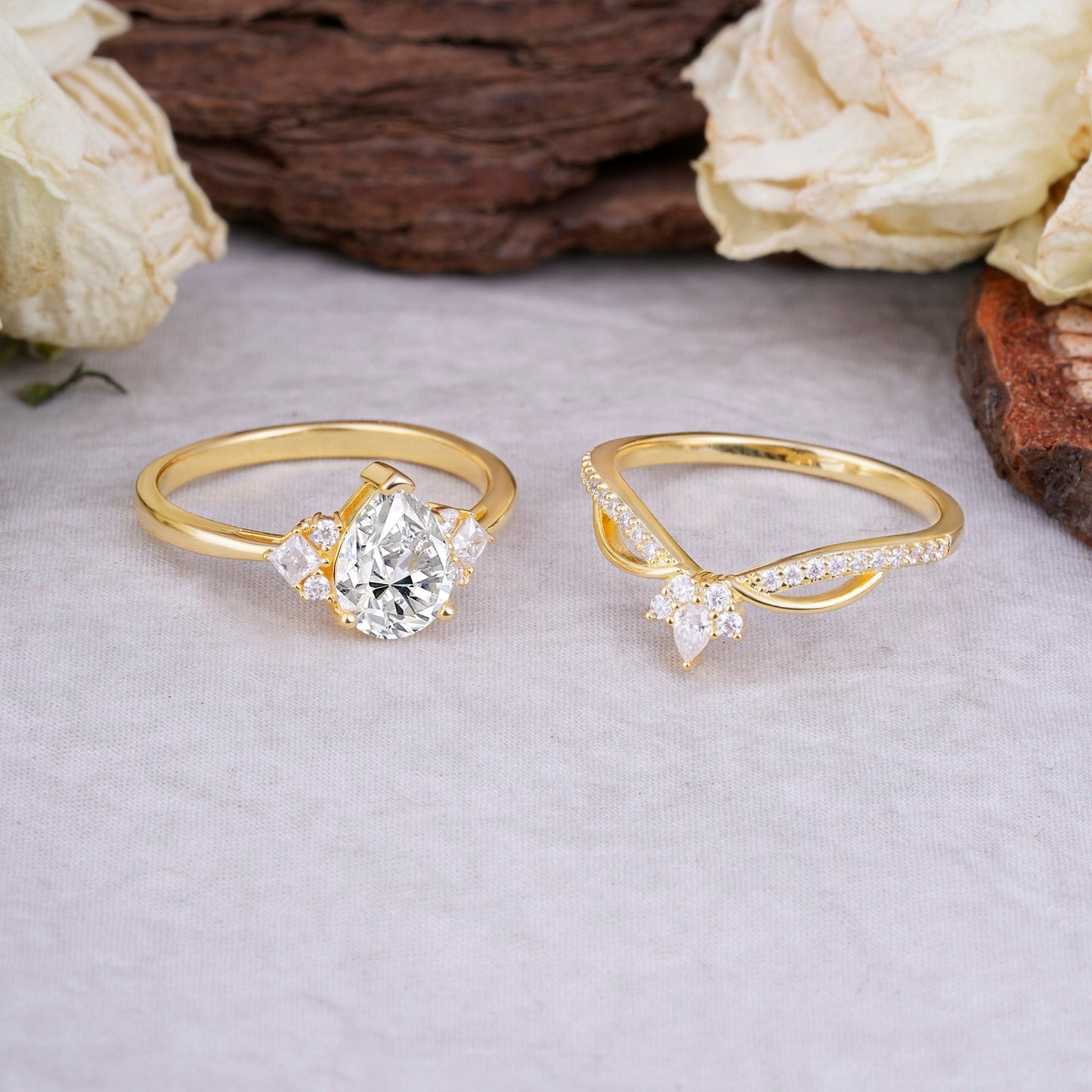 Fashion-Forward Luxury Pear-Cut Lab Diamond Bridal Ring Set