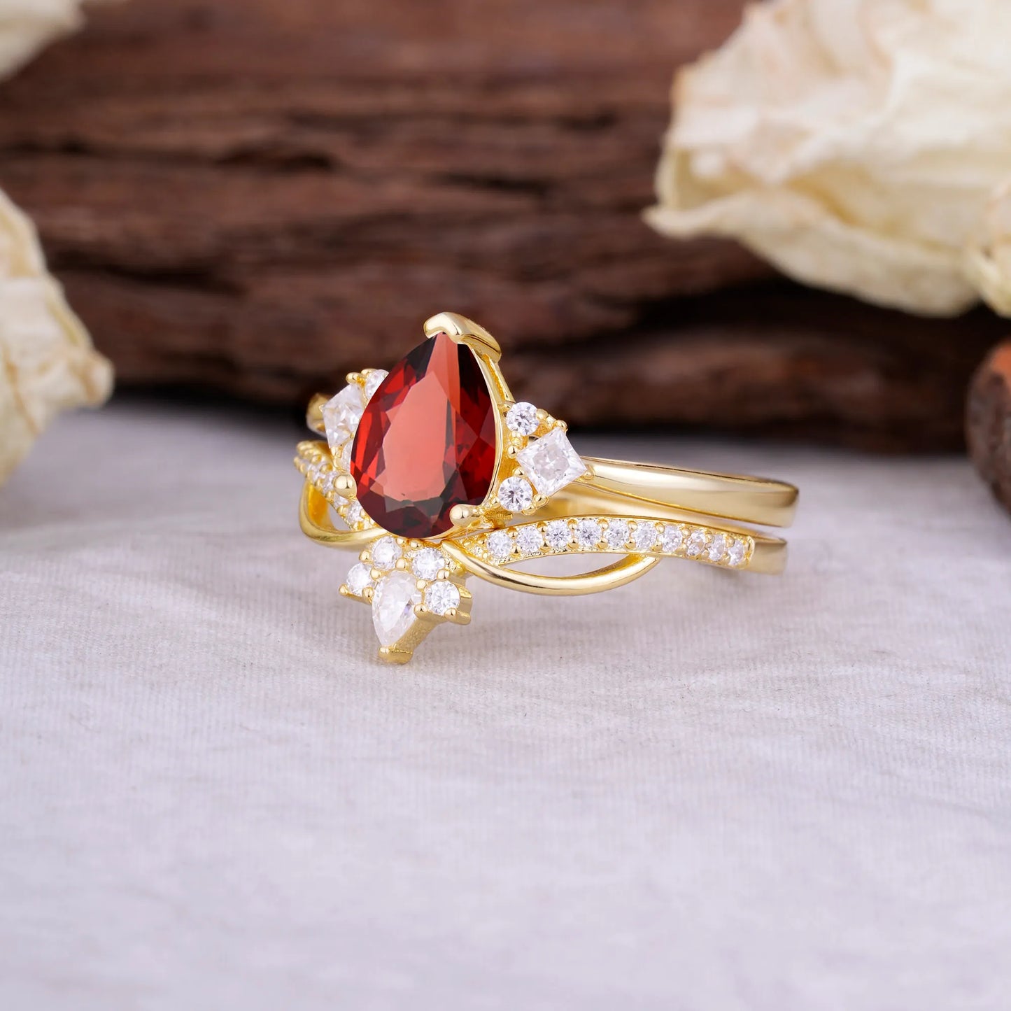 Fashion-Forward 3 Prong Luxury Pear-Cut Natural Garnet Engagement Ring Set