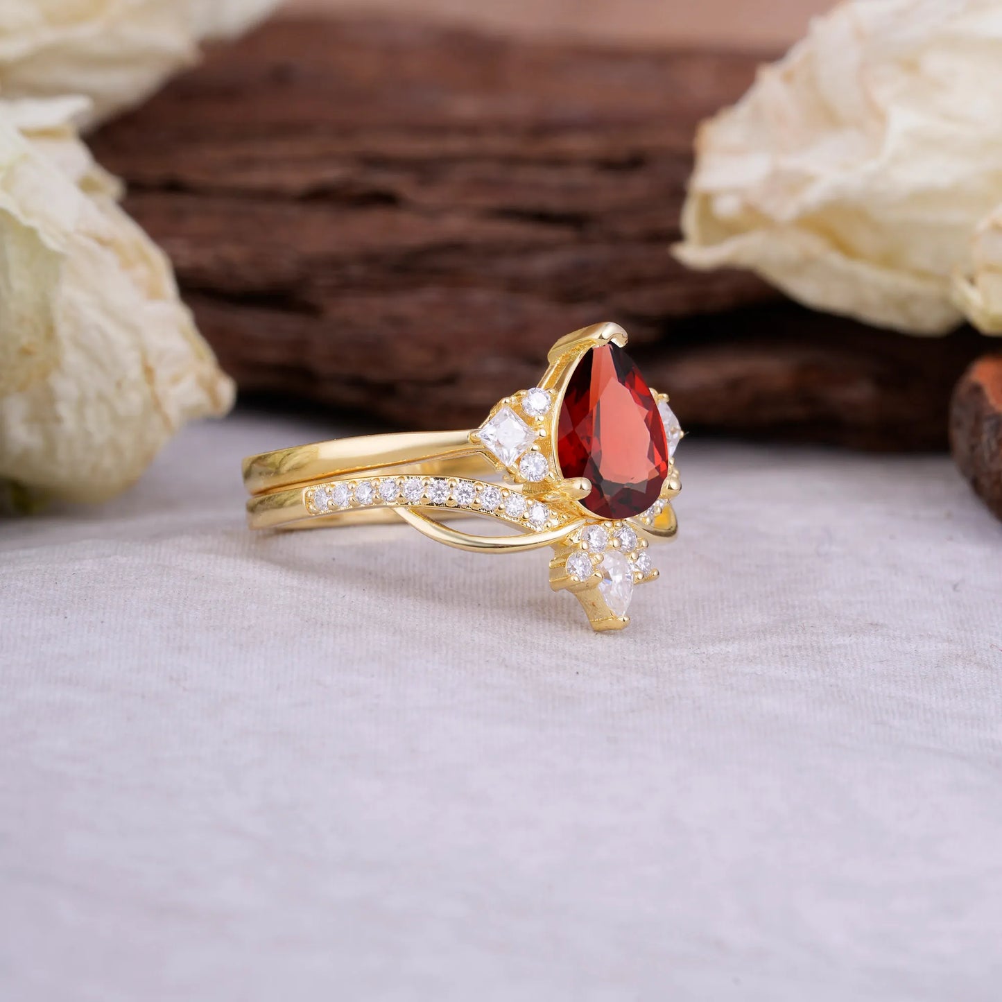 Fashion-Forward 3 Prong Luxury Pear-Cut Natural Garnet Engagement Ring Set