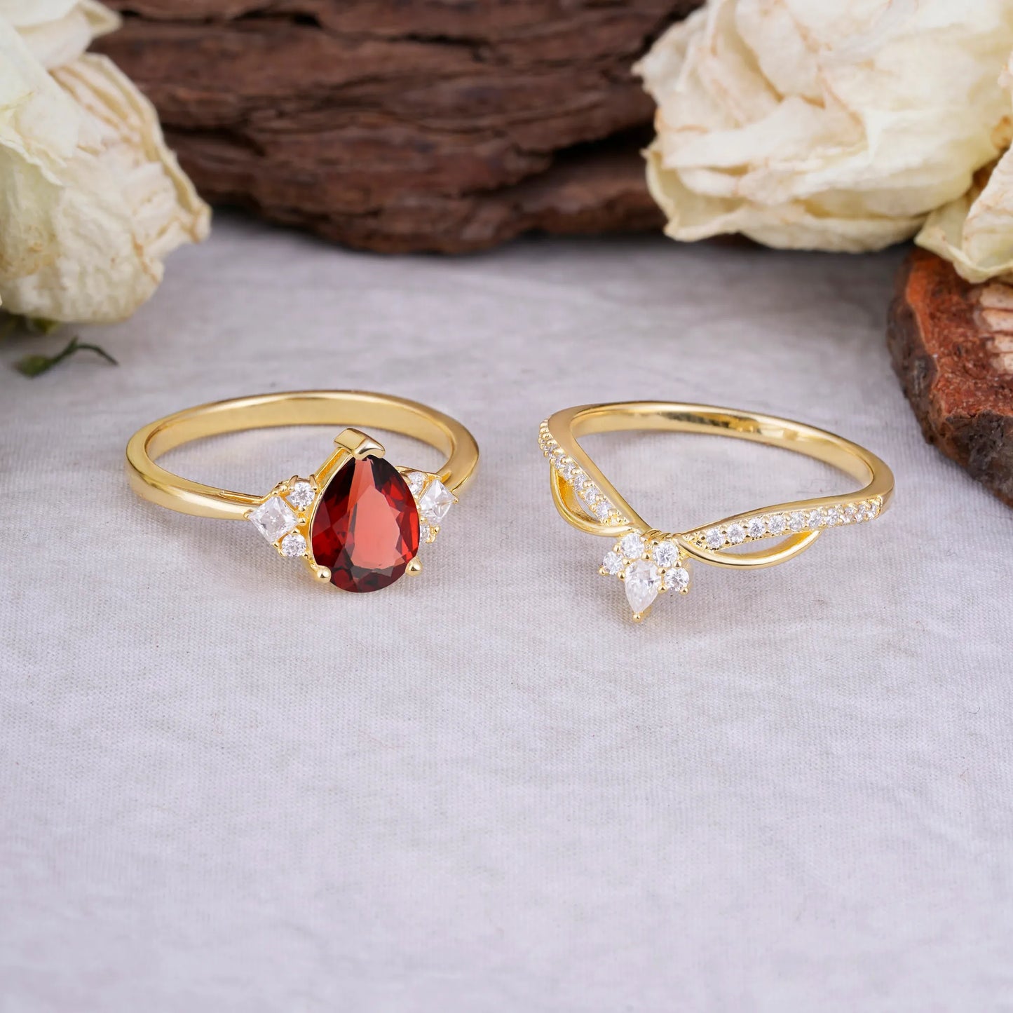 Fashion-Forward 3 Prong Luxury Pear-Cut Natural Garnet Engagement Ring Set