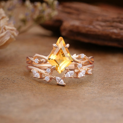 Fashion 4-Prong Kite-Cut Citrine Bridal Ring Set