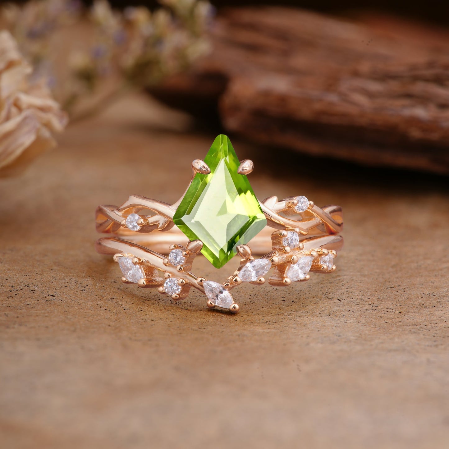 Fashion 4-Prong Kite-Cut Peridot Bridal Ring Set