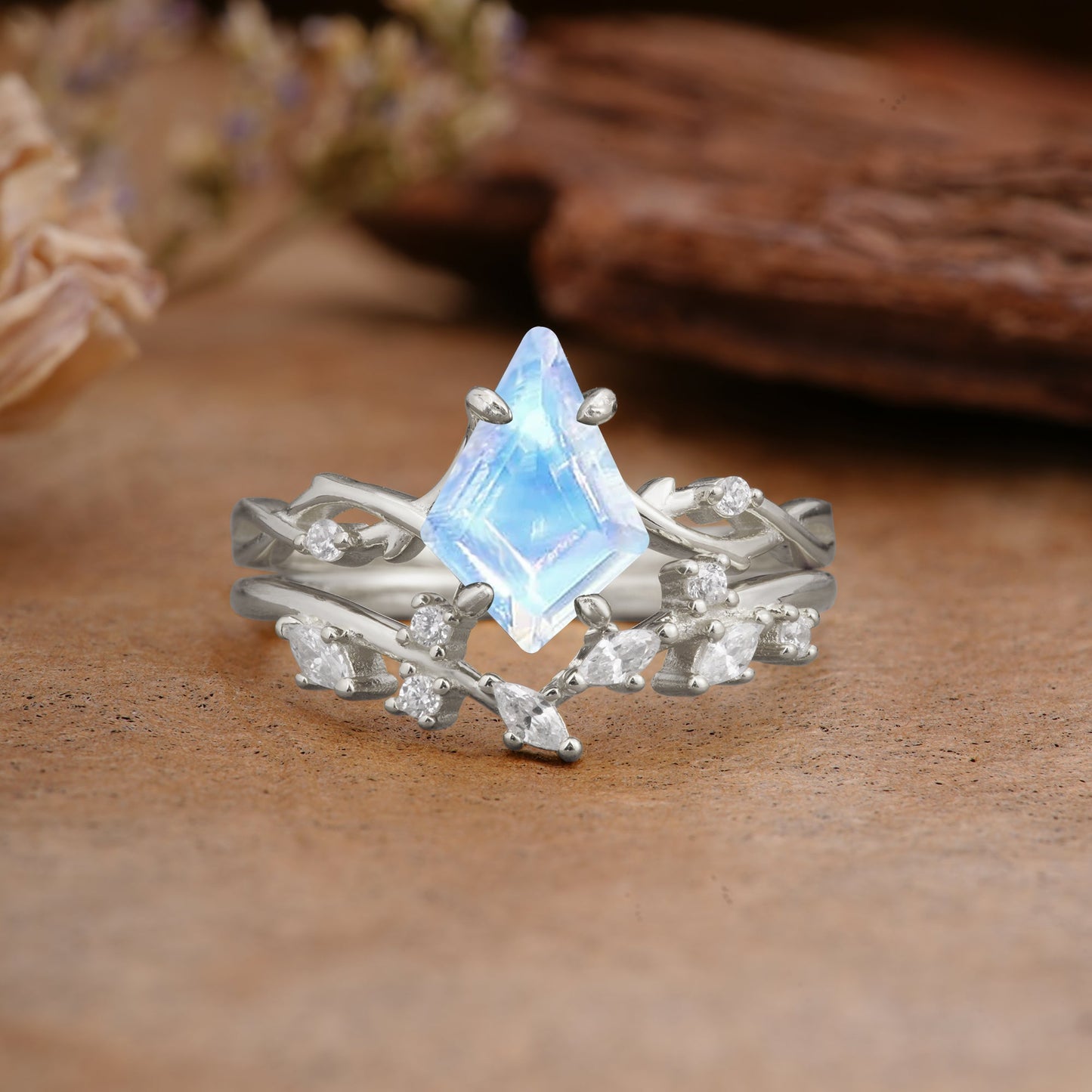 Fashion 4-Prong Kite-Cut Moonstone Bridal Ring Set