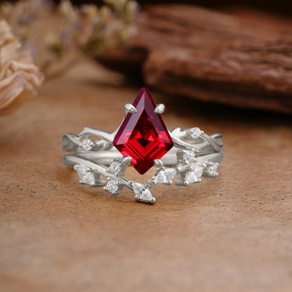 Fashion 4-Prong Kite-Cut Ruby Bridal Ring Set
