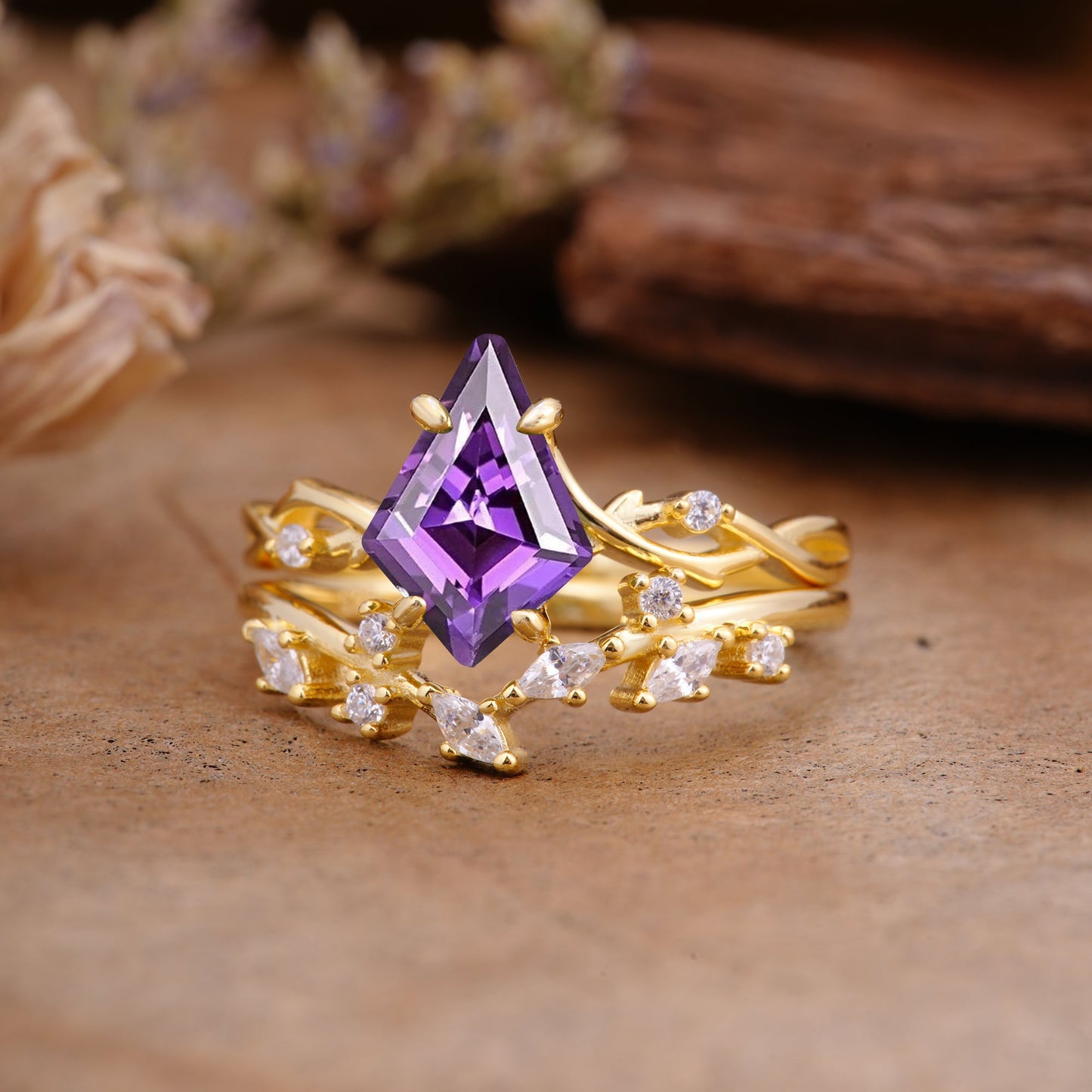 Fashion 4-Prong Kite-Cut Amethyst Bridal Ring Set