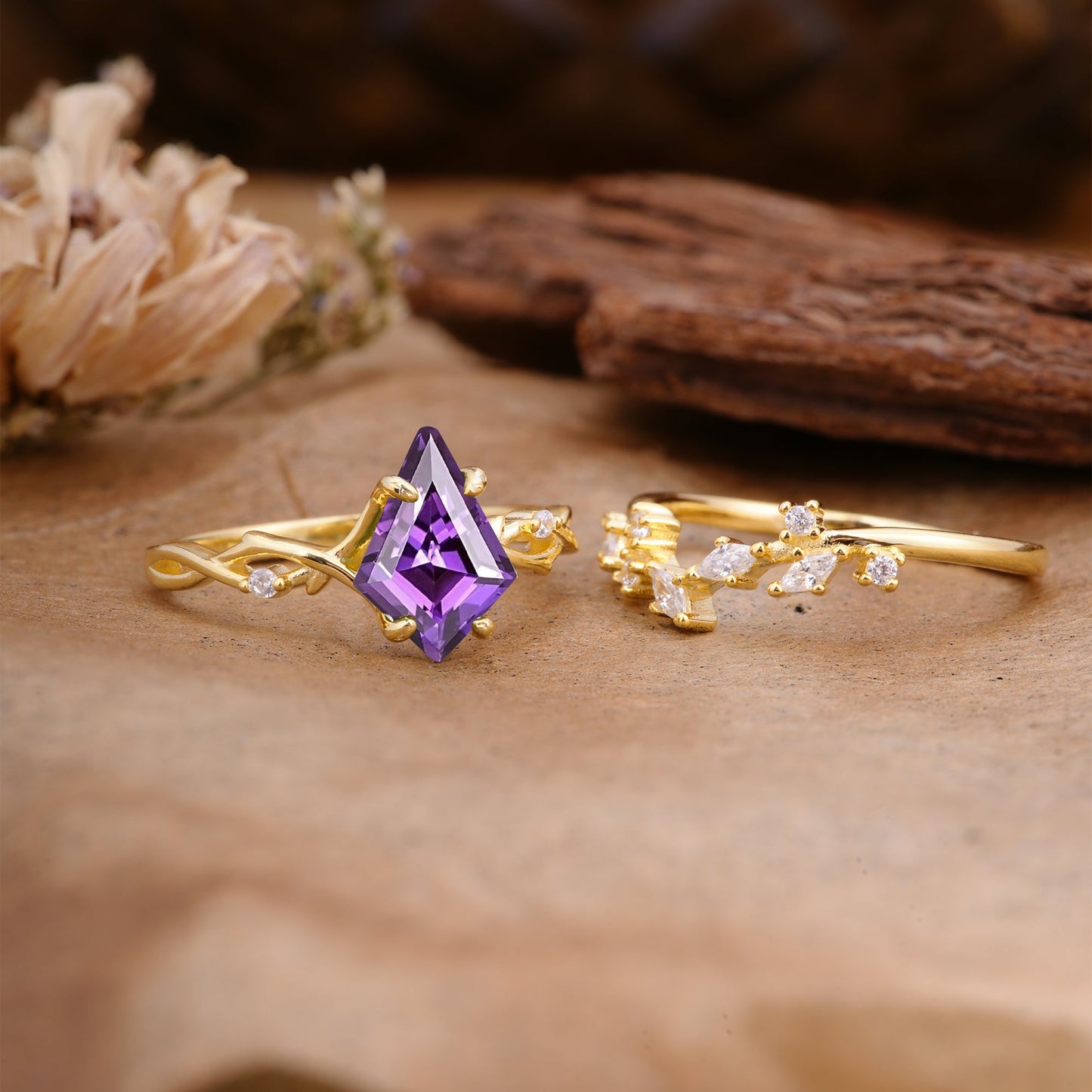 Fashion 4-Prong Kite-Cut Amethyst Bridal Ring Set