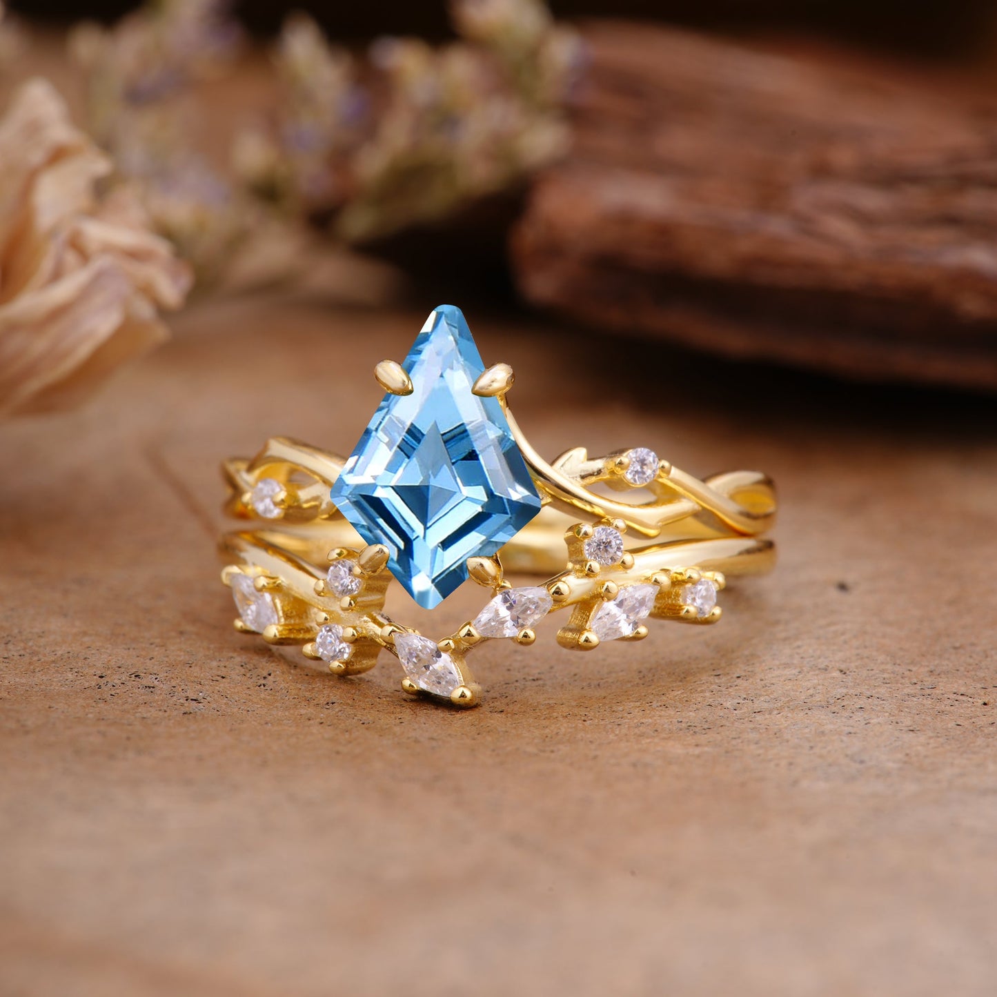 Fashion 4-Prong Kite-Cut Aquamarine Bridal Ring Set